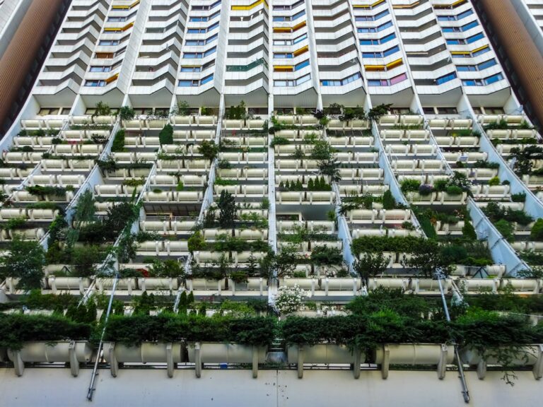 vertical balcony garden